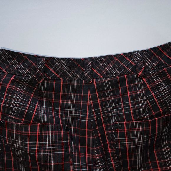 Annika by Cutter & Buck Women's Black & Red Plaid Bermuda Golf Shorts Size 4 - Picture 5 of 10